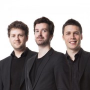 Les basses des Violons du Roy - Benoit Loiselle, Raphaël Dubé et Raphaël McNabney - joue Dompierre